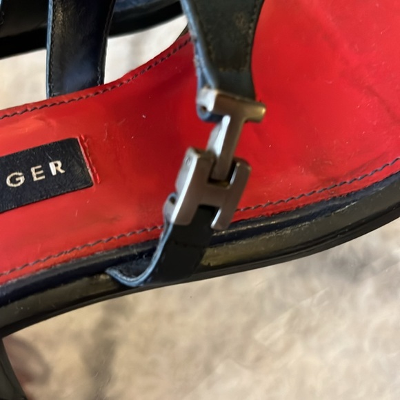 Designer Shoe Blowout sale!! Tommy Hilfiger sandal - Picture 4 of 5